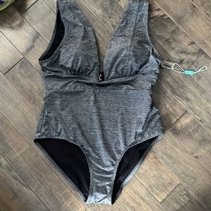 Heat heather grey swimsuit nwt medium